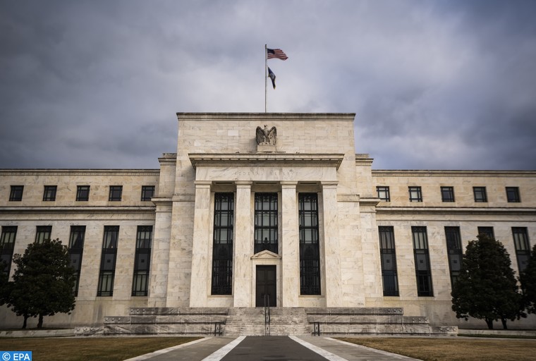 La Fed relève à nouveau son taux directeur à un rythme plus lent