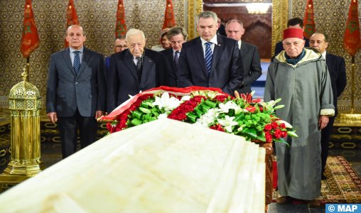 Le Chancelier fédéral d’Autriche Karl Nehammer visite le mausolée Mohammed V