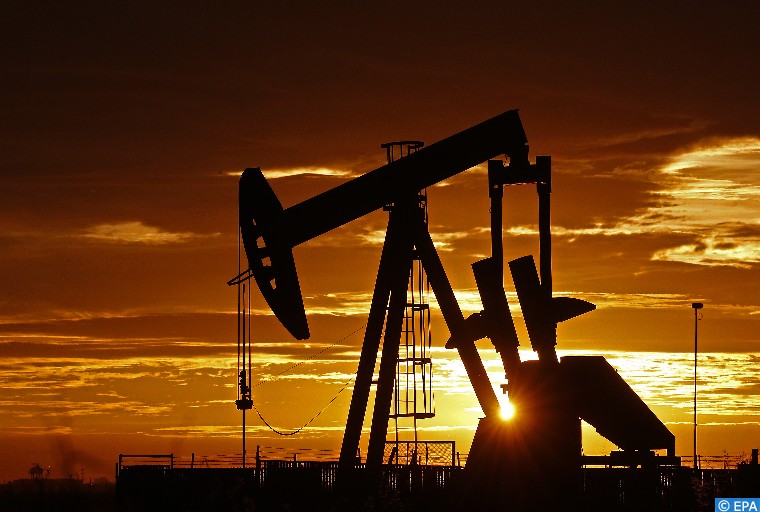 Les cours du pétrole en légère hausse