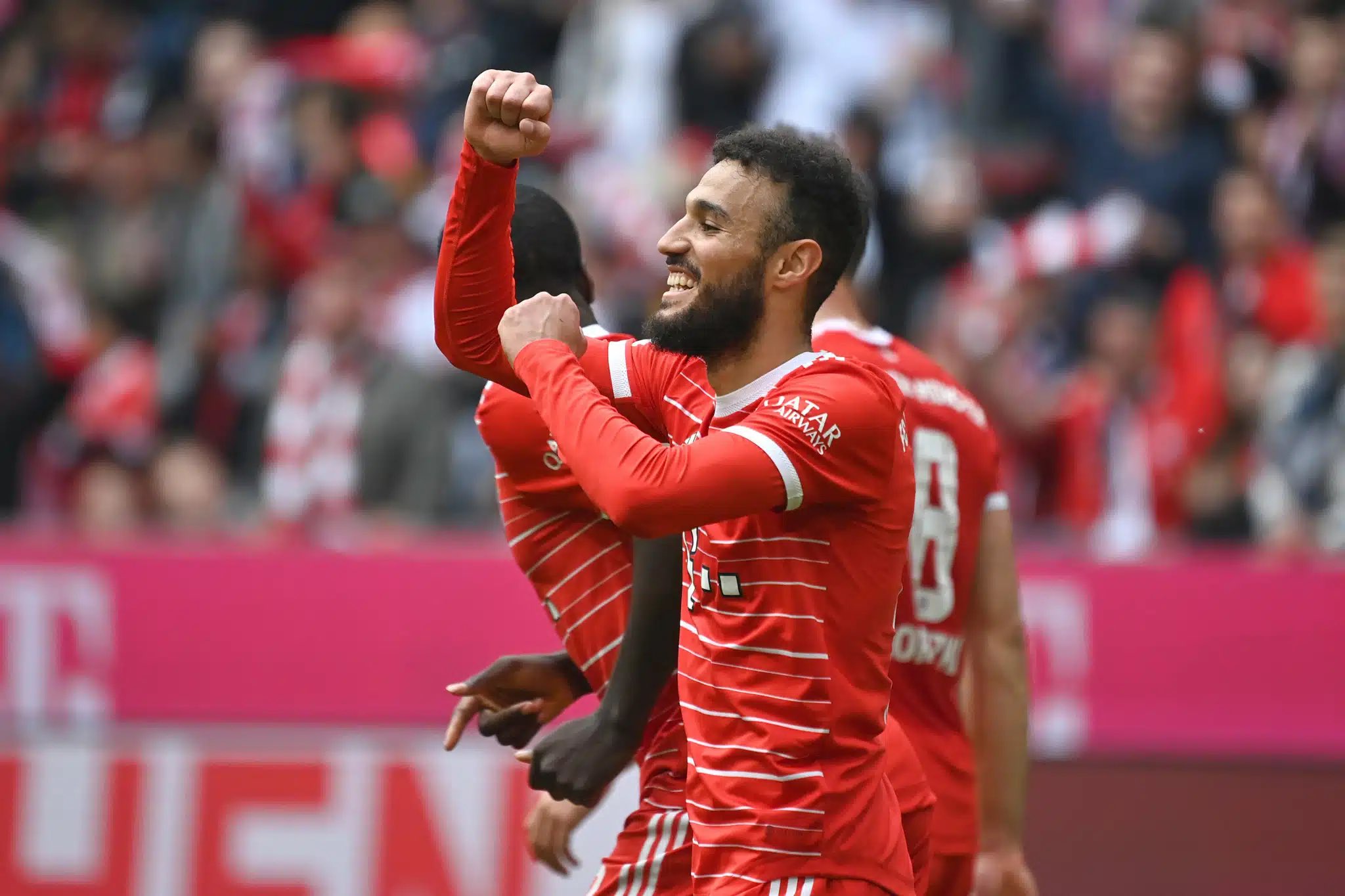 Noussair Mazraoui remporte la Bundesliga avec le Bayern Munich. 🇩🇪🏆