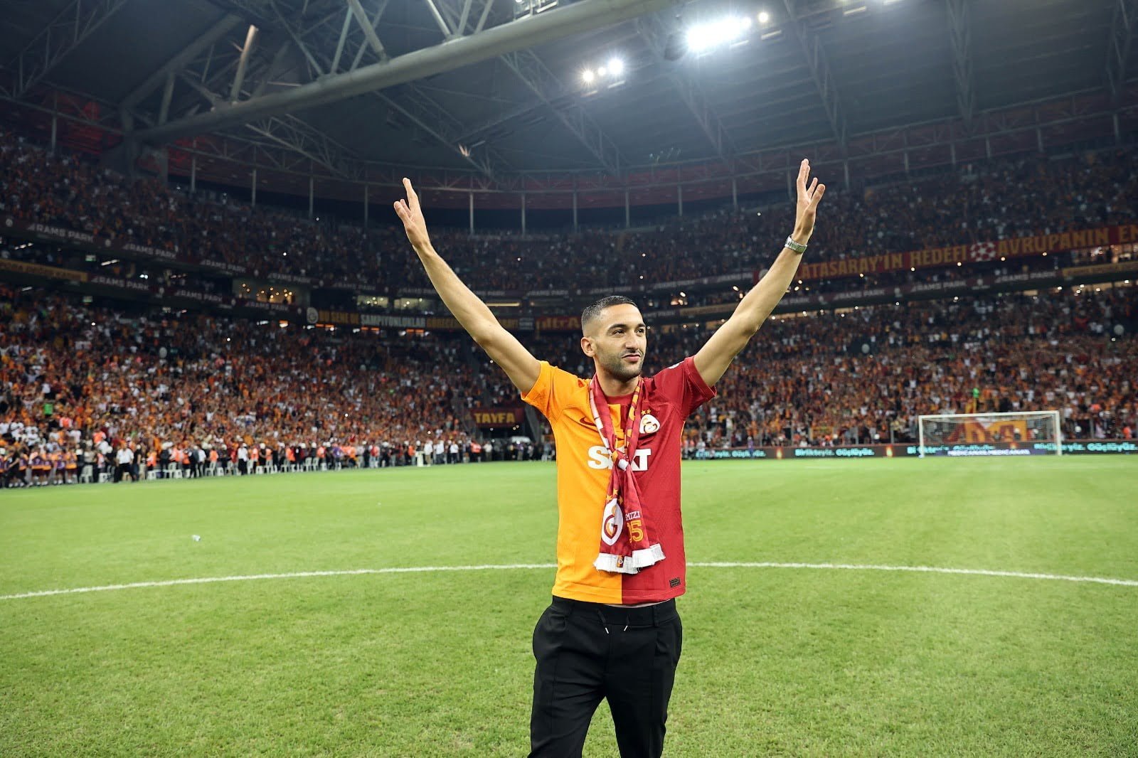 Hakim Ziyech Rejoint Galatasaray