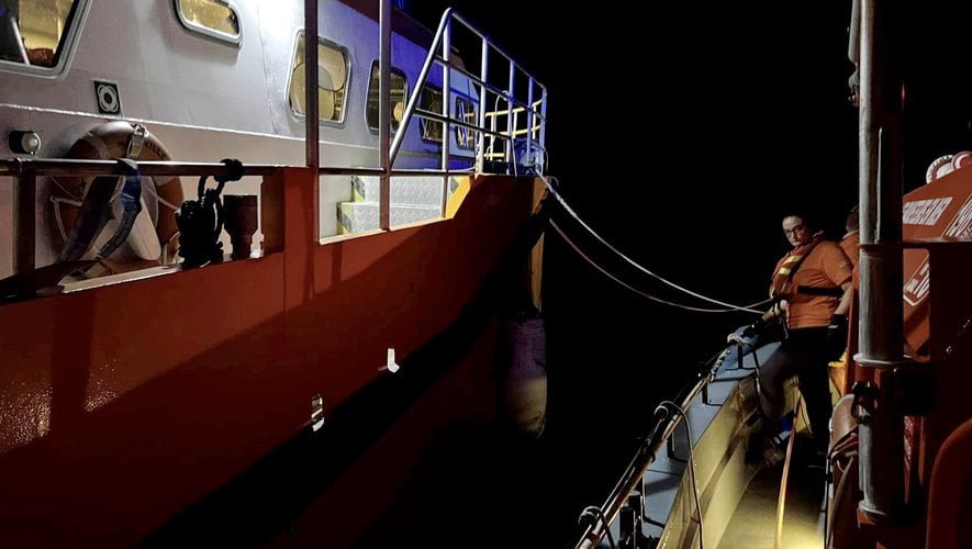 Leucate : manoeuvres délicates de nuit de la SNSM au secours d'un navire de 40 tonnes