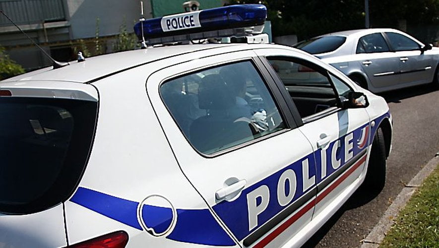Perpignan : Venu de Toulouse pour voir Nasdas, le conducteur ivre et sans permis, percute un feu tricolore puis assène des coups à un policier