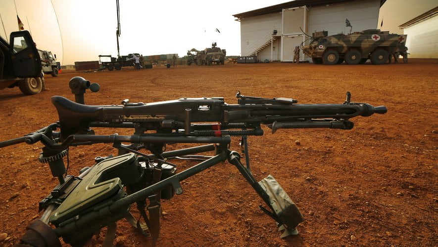 Touché par les trois coups de scalpel d'un soldat tchadien qu'il soignait, un militaire français riposte et le tue par balles