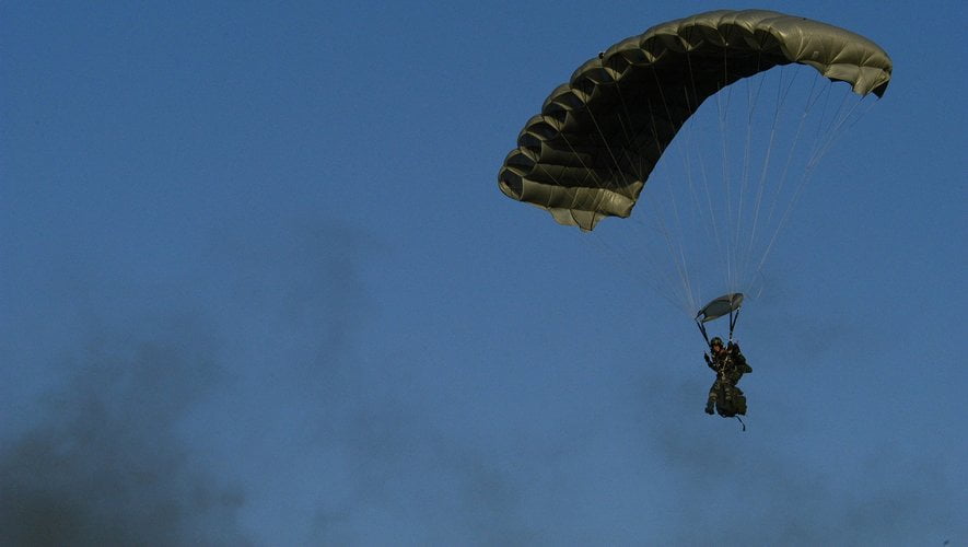 Un militaire décède après un saut en parachute en Ariège