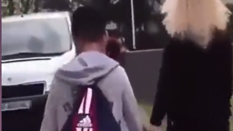 "Vas-y, tabasse-le" : une mère oblige son fils à agresser un camarade de classe près du collège de Boissy-Saint-Léger