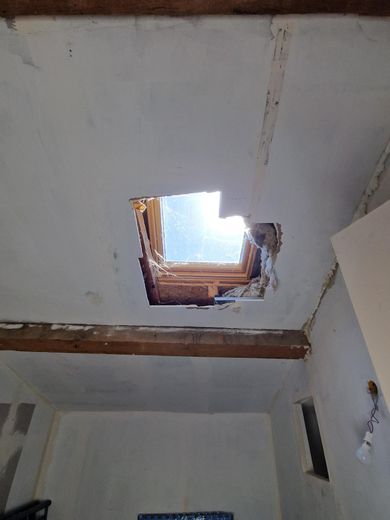 Deux entreprises ont arnaqué le couple qui voulait refaire le toit.