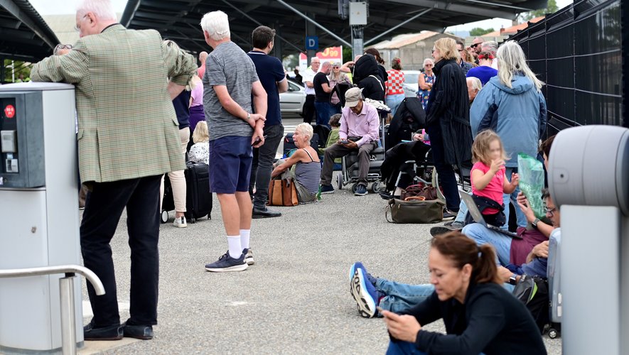 Aude : pourquoi une centaine de passagers ont été évacués de l'aéroport de Carcassonne