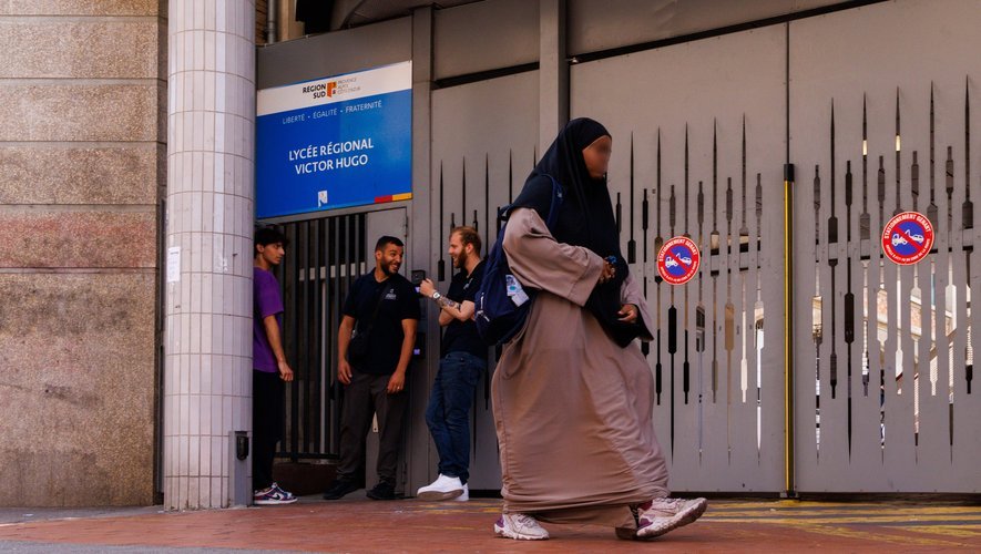 Alerte à la bombe : un lycée visé pour avoir évincé une élève qui refusait d'enlever son abaya en classe