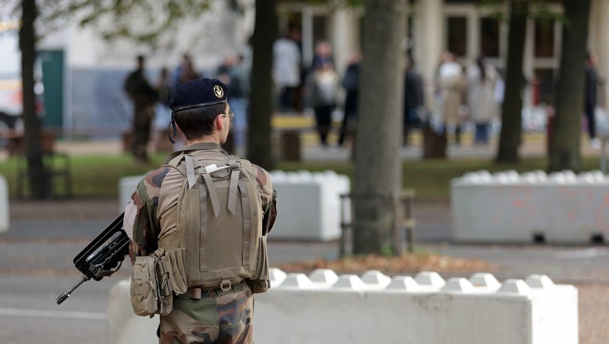 Attentat dans un lycée d'Arras: De l'achat d'un téléphone à l'attaque dans le lycée… Voici ce qu'il s'est passé minute par minute le jour de l'attentat