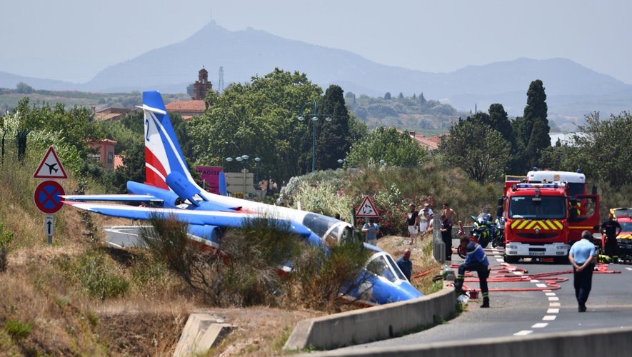 Crash de l'avion de la Patrouille de France à Perpignan : le pilote qui avait dû s'éjecter revient sur son accident dans un podcast