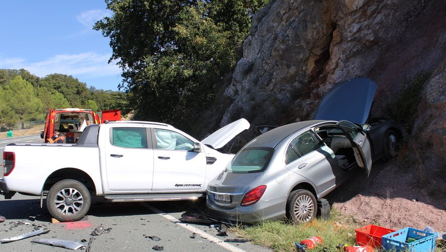 Espéraza : deux voitures finissent contre la falaise au carrefour de La Maureille