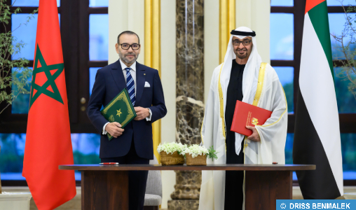 SM le Roi et le Président de l’EEAU signent à Abou Dhabi la Déclaration “Vers un partenariat novateur, renouvelé et enraciné entre le Royaume du Maroc et l’Etat des Emirats Arabes Unis”
