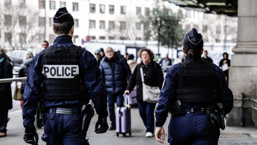 Attaque au couteau gare de Lyon à Paris: La garde à vue du suspect levée à cause de son état psychique