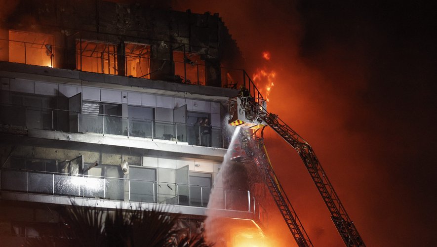 VIDEOS. Incendie mortel en Espagne : qu'est-ce ce que le polyuréthane ? "Un matériau très inflammable" qui aurait permis la rapide propagation du feu