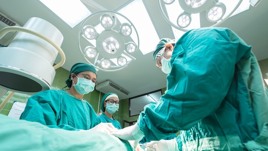 "Ses chances de survie ont été sacrifiées" : l’opération d’une fillette reportée 7 fois "en raison de la pénurie de lits et d’infirmières", les médecins la déclarent finalement "inopérable"