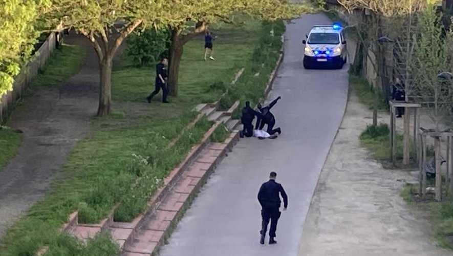 Attaque mortelle au couteau à Bordeaux : l’assaillant aurait reproché à ses victimes de "boire un coup"