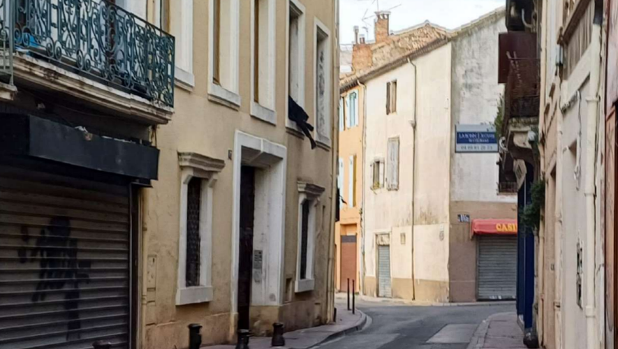 Narbonne - Excédé, le propriétaire adresse une plainte contre son locataire : "Des files d'attente devant son logement"