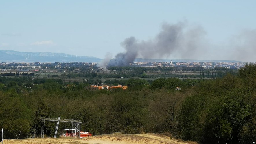 Près de Perpignan : Important départ de feu en cours, près de 80 pompiers déployés