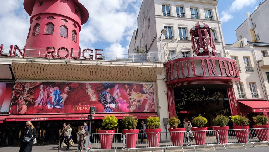 Moulin Rouge : "Il faut qu’on soit au rendez-vous des JO", les ailes du célèbre cabaret sont déjà en cours de réparation