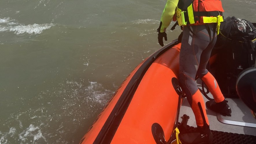 Pyrénées-Orientales : un kitesurfeur de 64 ans secouru après avoir dérivé plus d’une heure sur l’étang