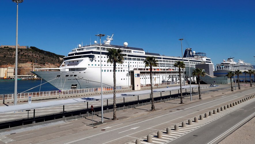 Insolite : 1.500 touristes bloqués dans le port de Barcelone à cause de 69 visas boliviens suspects