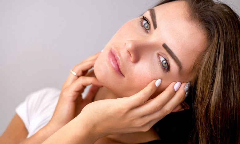 Ce liquide est 5 fois plus puissant que le botox – il supprime tous les signes du vieillissement