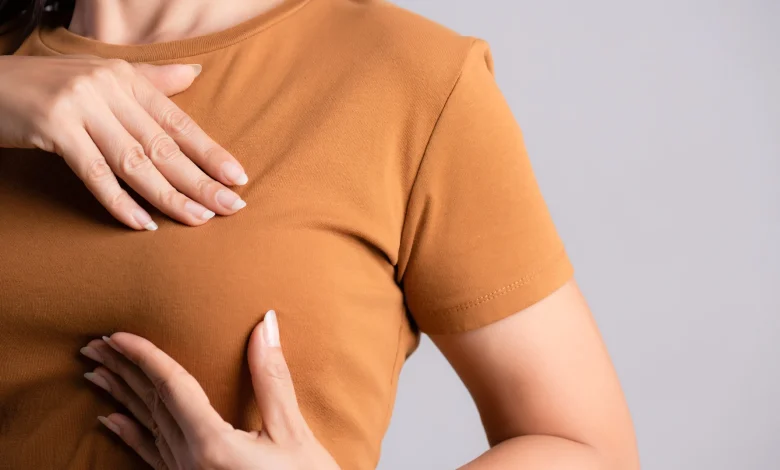 Les femmes doivent arrêter d’ignorer ces 10 signes alarmants du cancer du sein !