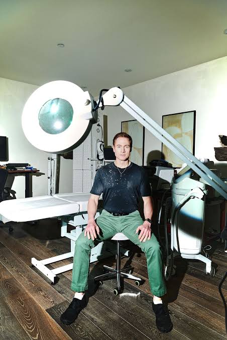 Bryan Johnson veut créer un clone pour régénérer ses organes : le projet controversé du célèbre « biohacker »